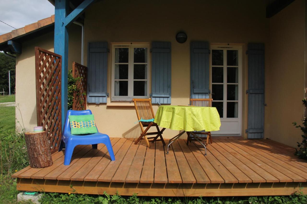 Au Petit Bernerot - Les Gites De L'Arbre Voyageur Eauze Exterior foto